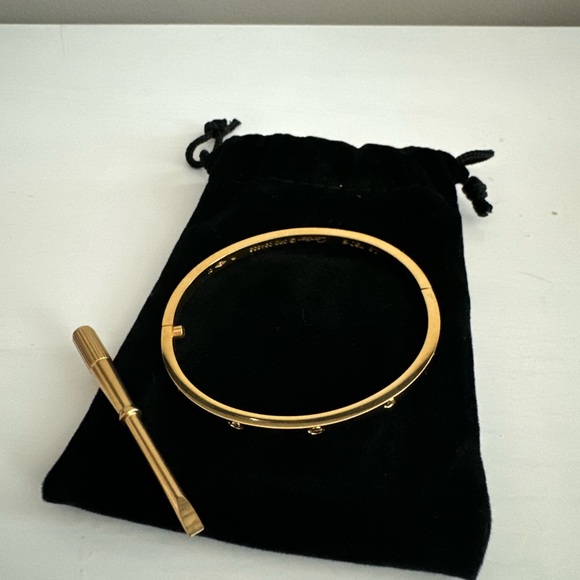 Gold bangle bracelet - Picture 1 of 5
